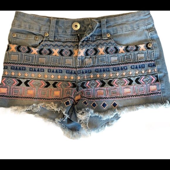 Seductions FD Denim Embroidered Shorts EUC - Picture 1 of 10
